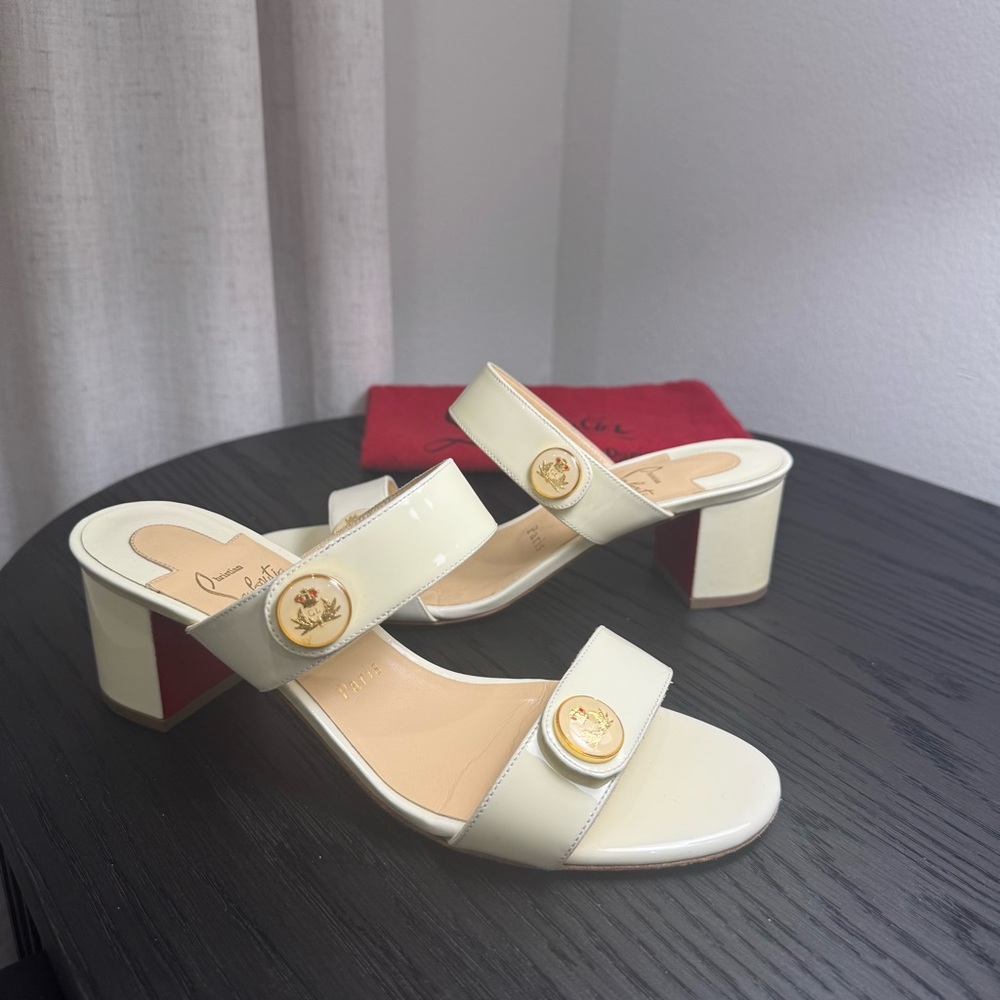 Christian Louboutin La Saviata Emblem Sandal Patent Ivory 38.5 - Picture 4 of 8